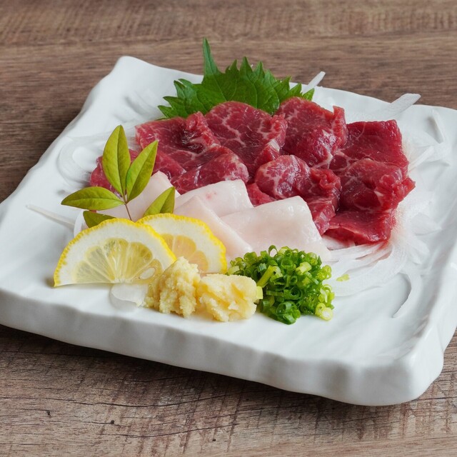 福岡美食推薦 2025:6 間必訪水炊鍋與牛腸鍋名店,品嚐道地九州美味 19 九州名物とめ手羽 博多駅前店 2