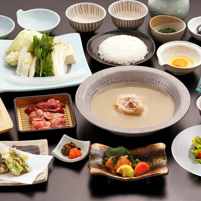 福岡美食推薦 2025:6 間必訪水炊鍋與牛腸鍋名店,品嚐道地九州美味 7 博多華味鳥 祇園店 2