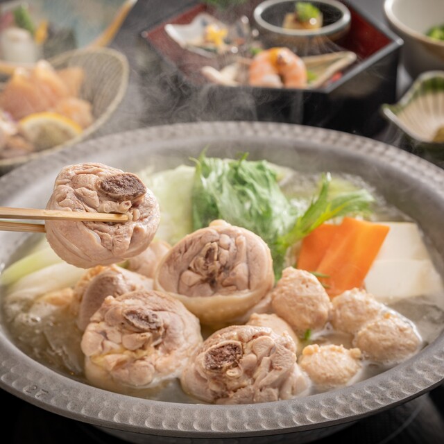 福岡美食推薦 2025:6 間必訪水炊鍋與牛腸鍋名店,品嚐道地九州美味 6 博多華味鳥 祇園店 4