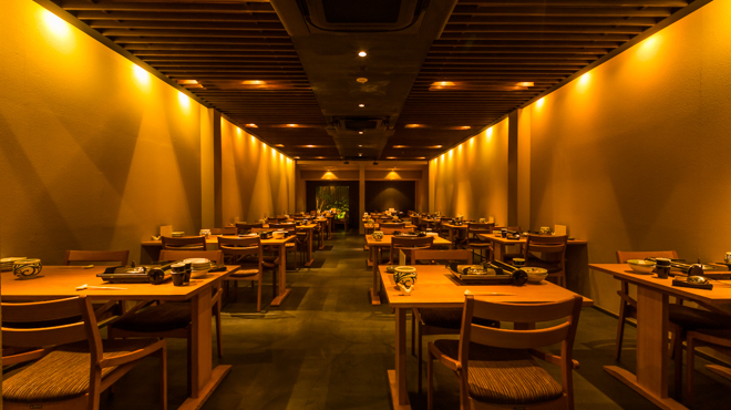 福岡美食推薦 2025:6 間必訪水炊鍋與牛腸鍋名店,品嚐道地九州美味 5 橙 2
